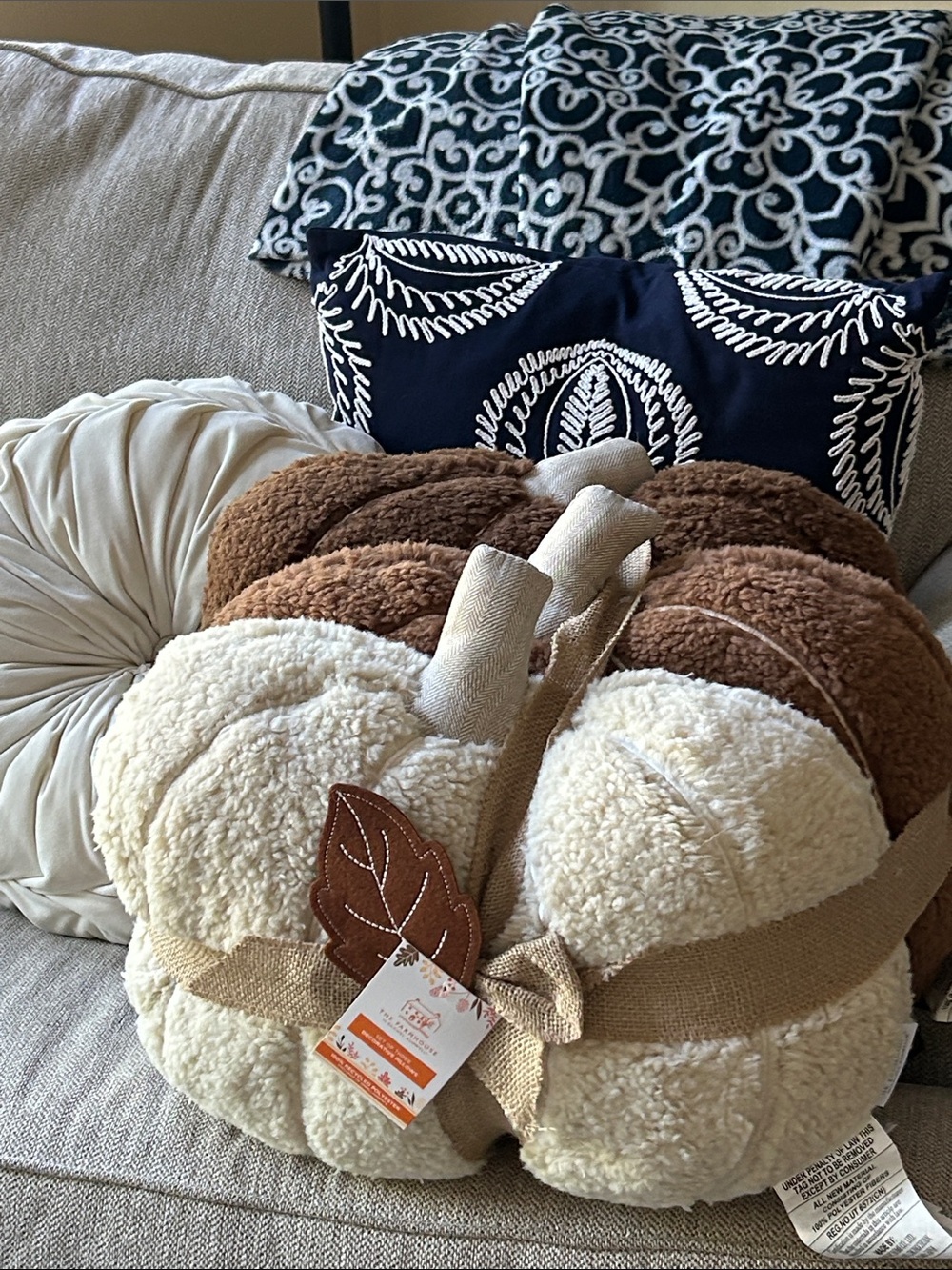 NWT! Fall Autumn Harvest Plush Sherpa Pumpkin Throw Pillow Set Cream & Brown